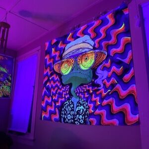 Vibrant Lizard Wall Tapestry with Hat